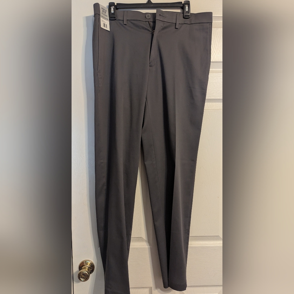 HAGGAR Perfect Fit Dress Pants NWT